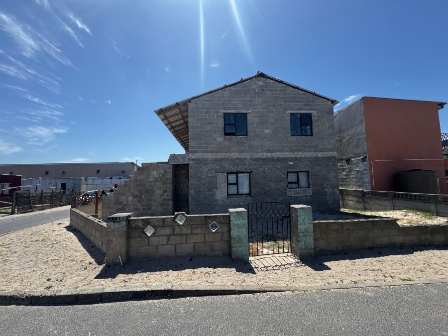 6 Bedroom Property for Sale in Electric City Western Cape